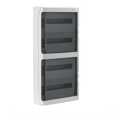 Щит настенный с дверцей 72 модулей IP65 серый с клеммным блоком 63А