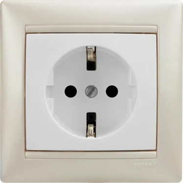 VALENA Розетка с заземлением в рамку белая