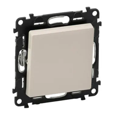 Valena LIFE Выключатель 10АХ 250В с лицевой панелью Безвинтовые зажимы Слоновая кость
