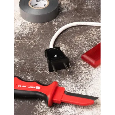 Вилка плоская б/3 черная 10А 250 В Proxima