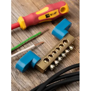 Шина 0 N 8х12мм 6 отверстий латунь 2 синих угловых изолятора PROxima