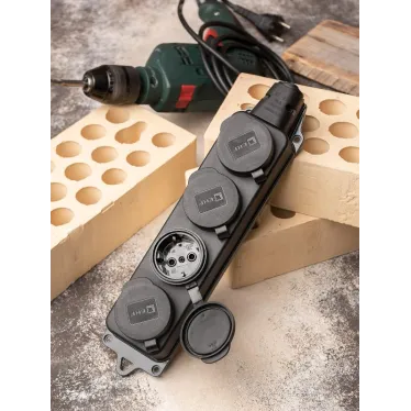 Розетка четырехместная с защит. крышками каучуковая 230В 2P+PE 16A IP44 PROxima