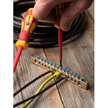 Шина нулевая 8х12мм 125А 14 отверстий крепеж по краям латунь PROxima