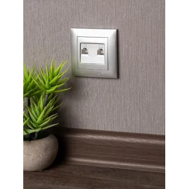 Валенсия лицевая панель розетки RJ-45 2-местная сталь