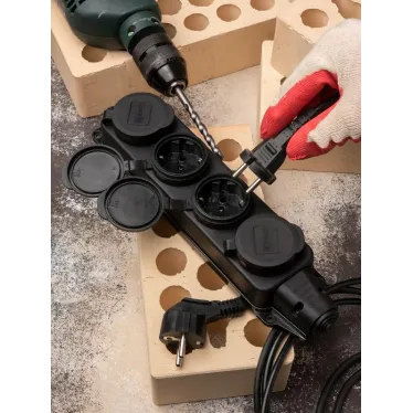 Розетка четырехместная с защит. крышками каучуковая 230В 2P+PE 16A IP44 PROxima