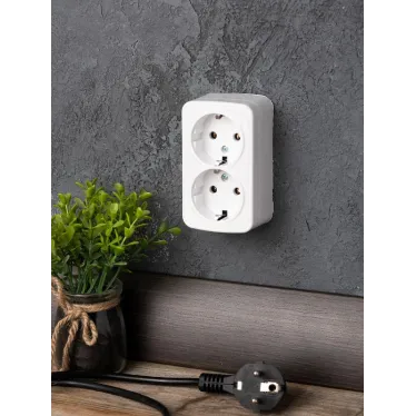 Розетка Минск 2-местная ОП 16А с заземлением белая