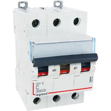 Выключатель автоматический трехполюсный 32А C DX3-E 6кА