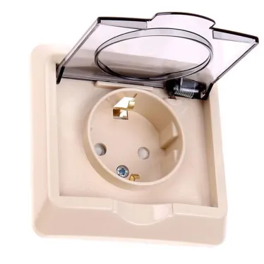ЭТЮД Розетка скрытая с заземлением со шторками бежевая брызгозащищенная IP44