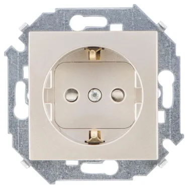 15 Розетка 2Р+Е Schuko 16А 250В со шторками винтовой зажим шампань