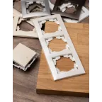 Валенсия рамка 3-местная белая