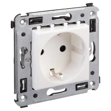 Avanti Розетка в стену, 2P+E, с защитными шторками, ''Белое облако''