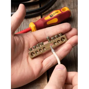 Шина нулевая 8х12мм 125А 8 отверстий крепеж по центру латунь PROxima