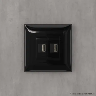 Avanti USB зарядное устройство в стену, ''Черный квадрат''