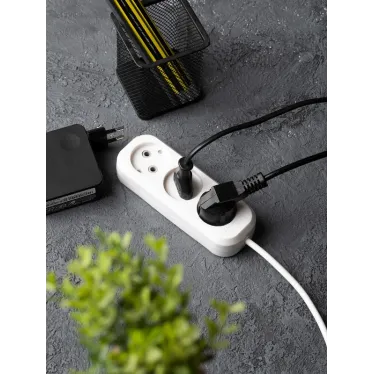 Удлинитель 'Эксперт' 3 гнезда 5 метров 10А/2.2кВт без заземления ПВС 2х0.75 PROxima