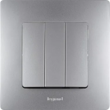 ETIKA Выключатель трехклавишный алюминий 10АХ