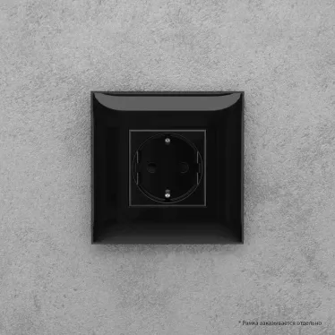 Avanti Розетка в стену, 2P+E, с защитными шторками, ''Черный квадрат''