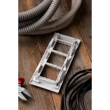 Рамка+суппорт на 6 модулей (3 поста) C-Line