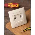 Валенсия розетка компьютерная RJ-45 2-местная кремовая