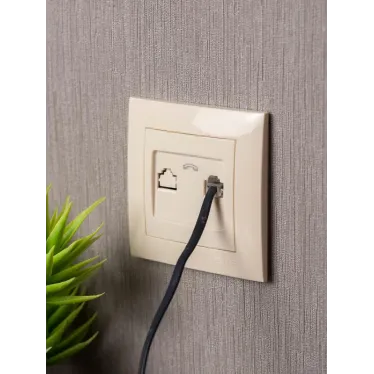 Валенсия розетка телефонная RG-11 1-местная кремовая