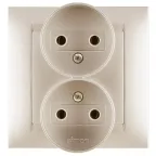 15 Розетка двойная скрытая без заземления 2х2Р 16А 250В винтовые зажимы шампань