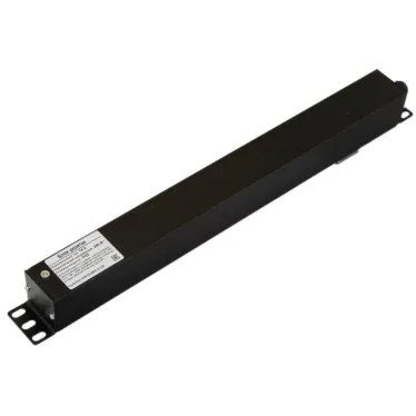 Блок розеток для 19' шкафов. горизонтальный. 8 розеток IEC320 C13. выключатель в подсветкой. без кабеля питания. клеммная колодка 16A. 250В. 482.6x44.4x44.4мм (ШхГхВ). корпус алюминий. черный