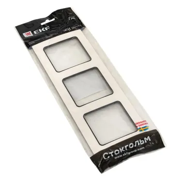 Стокгольм Рамка 3-местная белая с линией цвета черный