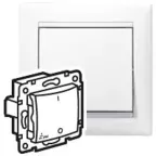 VALENA Выключатель на 2 положения 10A IP44 белый