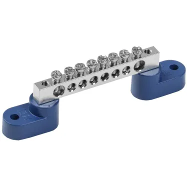 Шина N ''ноль'' на двух угловых изоляторе Ni ШНИ-6х9-8-У2-С