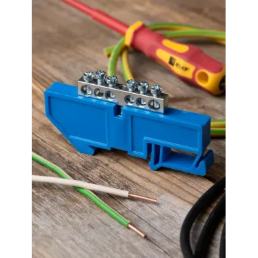 Шина 0 N (6x9мм) 6 отв. цинк синий изолятор на DIN-рейку