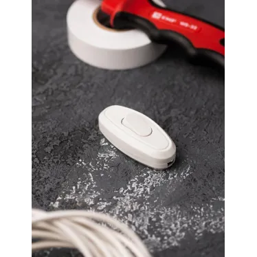 Выключатель проходной на шнур для бра белый 6А