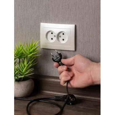 Валенсия лицевая панель розетка 2-местной б/з 10А жемчуг с защ. штор.