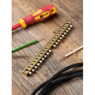 Шина PEN ноль-земля 6х9мм 18 отверстий латунь крепеж по центру PROxima