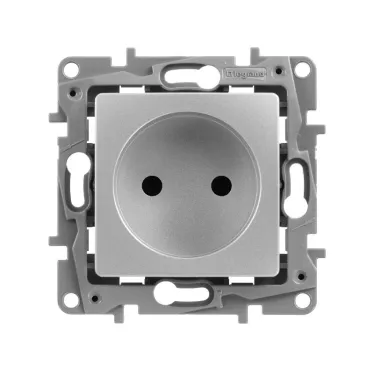 ETIKA Розетка без заземления со шторками алюминий винтовые зажимы