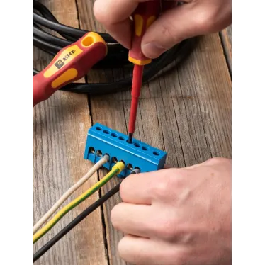 Шина 0 N (6х9мм) 8 отверстий латунь синий изолированный корпус на DIN-рейку PROxima