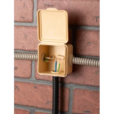 Коробка распаячная КМР-030-036 пылевлагозащитная, 4 мембранных ввода (73х73х49) светлое дерево PROxima