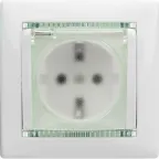 VALENA Розетка с заземлением с крышкой со шторками белая