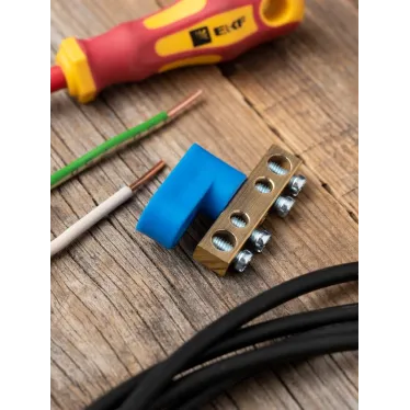 Шина 0 N 6х9мм 4 отверстия латунь синий угловой изолятор PROxima