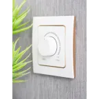 Стокгольм Рамка 1-местная белая с линией цвета шампань