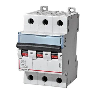 Выключатель автоматический трехполюсный 25А C DX3-E 6кА
