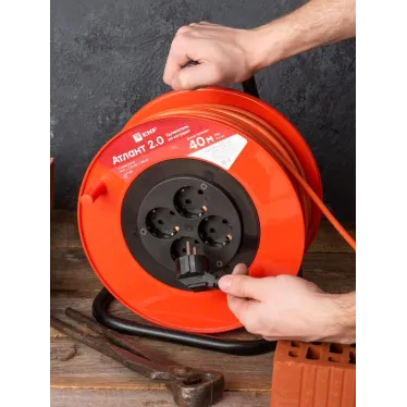 Удлинитель на катушке Атлант 2.0 4 гнезда 40м с заземлением ПВС 3x1.0 10А/2.2кВт PROxima