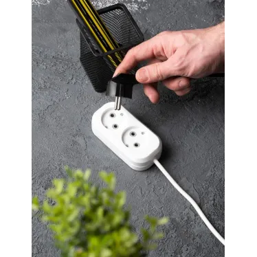 Удлинитель 'Эксперт' 2 гнезда 2 метра 10А/2.2кВт без заземления ПВС 2х0.75 PROxima