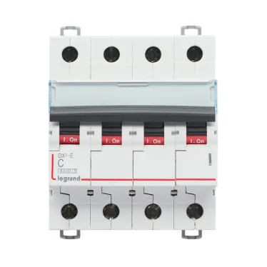 Выключатель автоматический четырехполюсный 16А C DX3-E 6кА