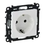 Valena LIFE Розетка силовая 2К+З 16А 250В со шторками безвинтовые зажимы с лицевой панелью белая