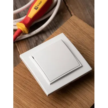 Выключатель Минск одноклавишный СП 10А белый