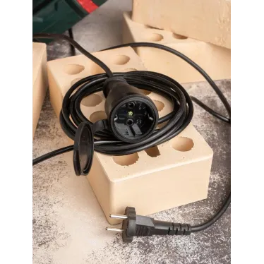 Розетка переносная с защитной крышкой каучуковая 230В 2P+PE 16A IP44 PROxima