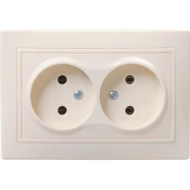 КВАРТА Розетка двойная без заземления в сборе без шторок кремовый