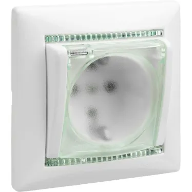 VALENA Розетка с заземлением с крышкой со шторками белая