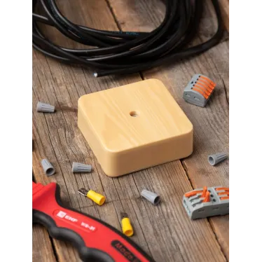 Коробка разветвительная КМР-030-030кг (78х78х26) с клеммником светлое дерево PROxima