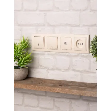 Рамка четырехместная горизонтальная бежевый Минск