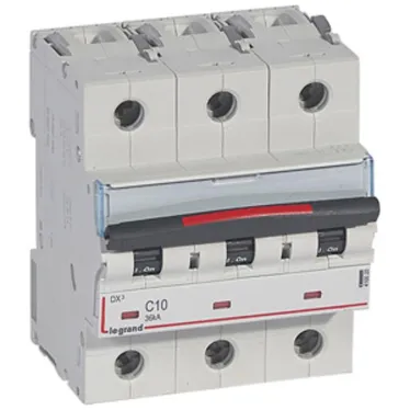 Выключатель автоматический трехполюсный 10А C DX3 36кА